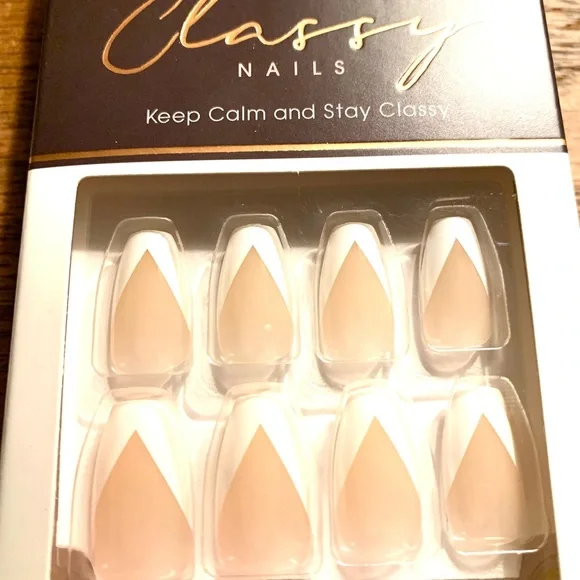 Kiss Classy Nude and Glitter Nails (Package of 4) - Picture 8 of 10